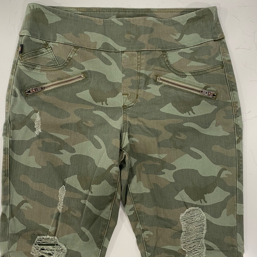 Camo Green Women's Jeans - Picture 5 of 14